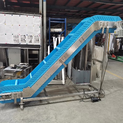 鏈板大傾角提升機1